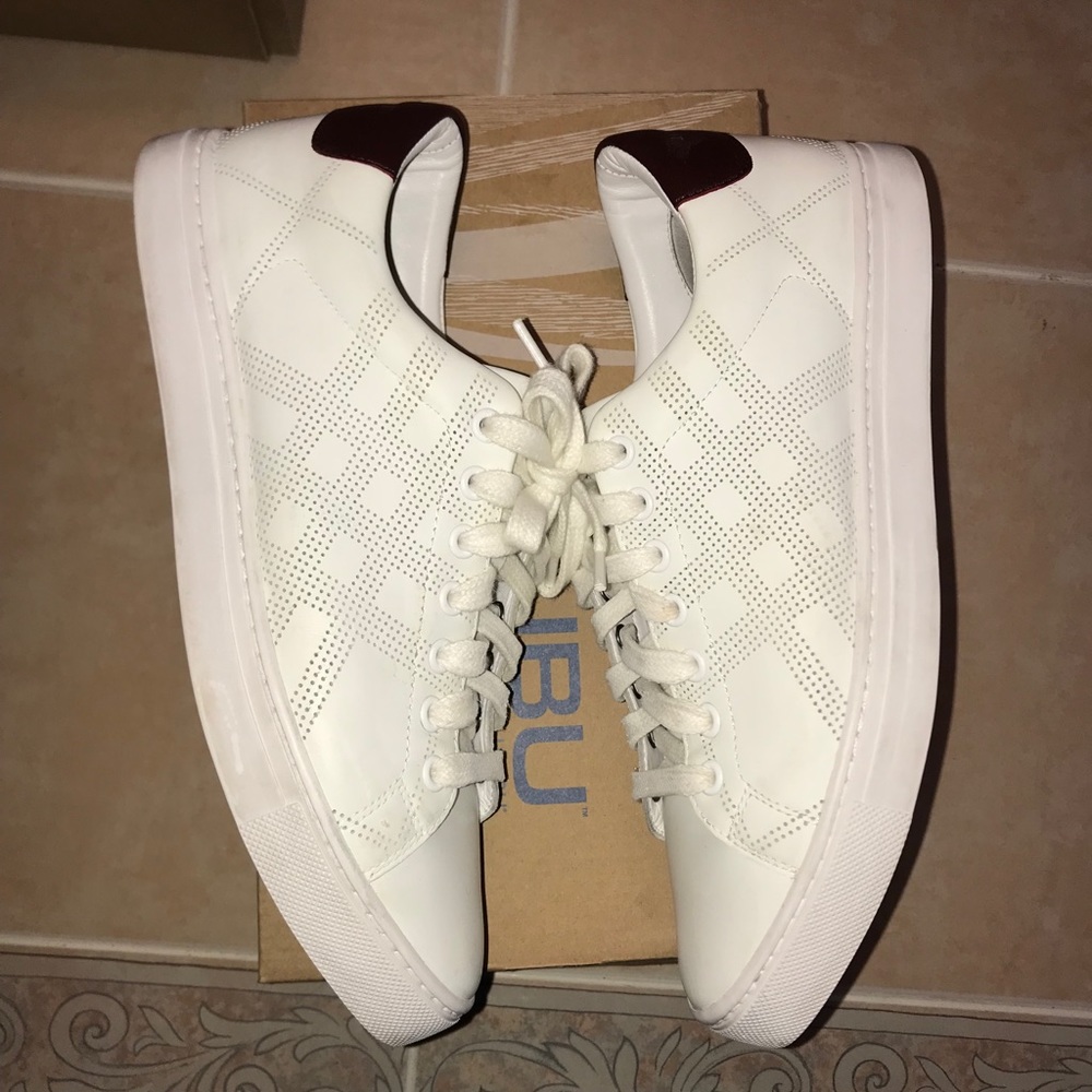 Burberry Sneakers Sz 41 - Picture 2 of 7